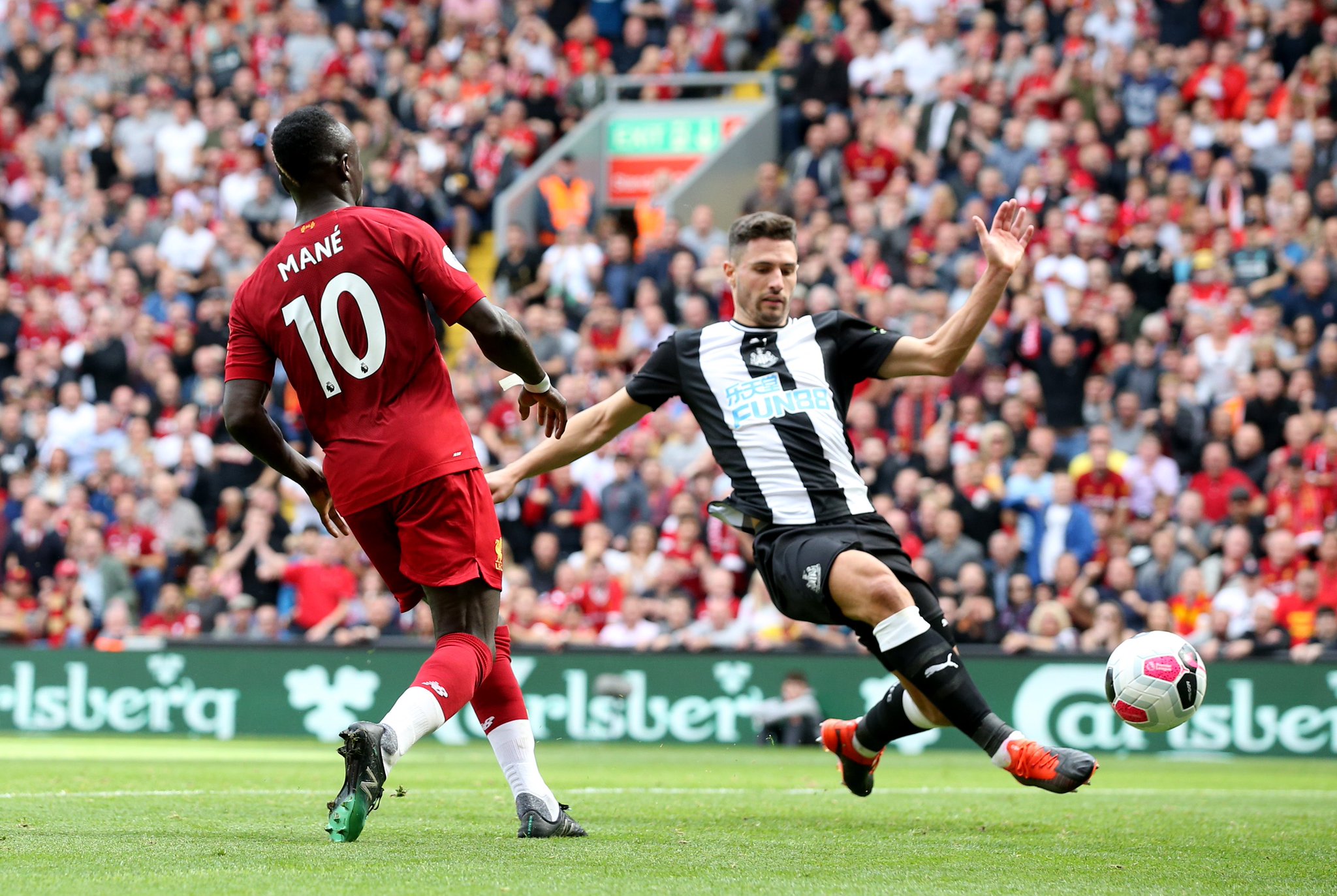 早年生活并 早年生活并