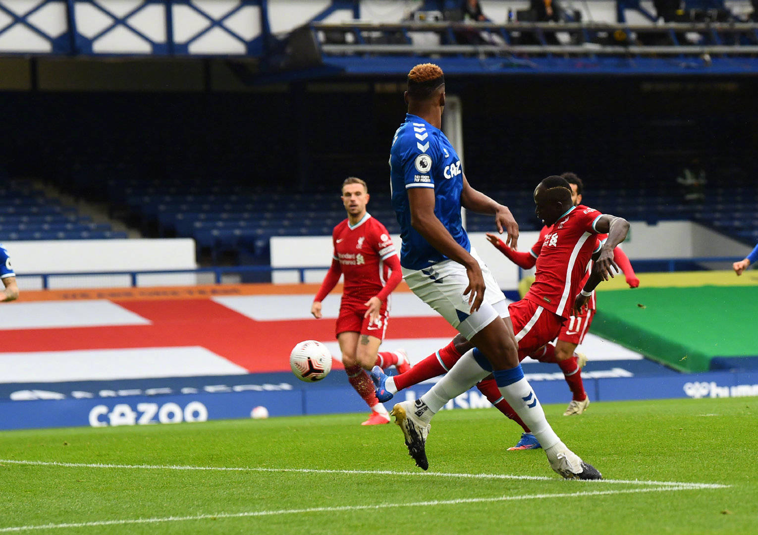 超中保持在 超中保持在